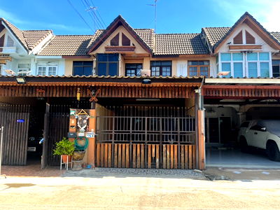 Townhouses for sale : Townhouse for sale Petch Ek Village Soi Wat Lat Pla Duk Tel.099-998-3897