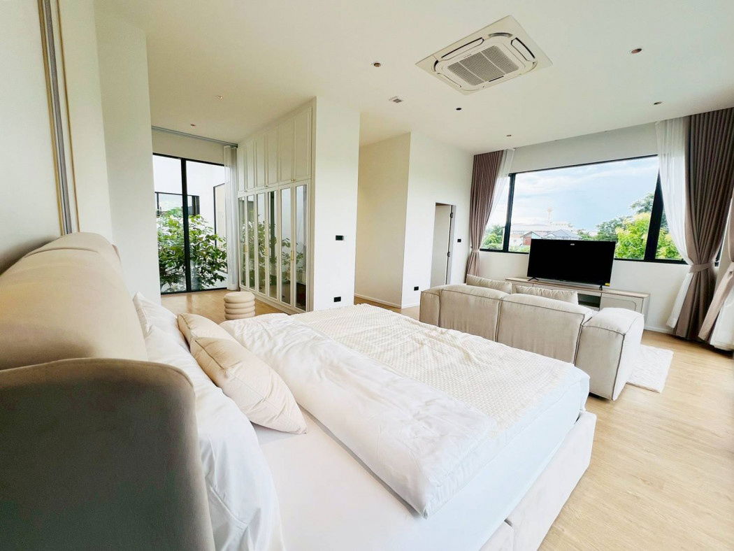 รูป ขาย บ้านเดี่ยว ดีไซน์สวยโดดเด่น พร้อมคอร์ทยาร์ดกลางบ้าน เฟอร์นิเจอร์ครบ เข้าอยู่ได้ทันที - รูปที่ 12/12