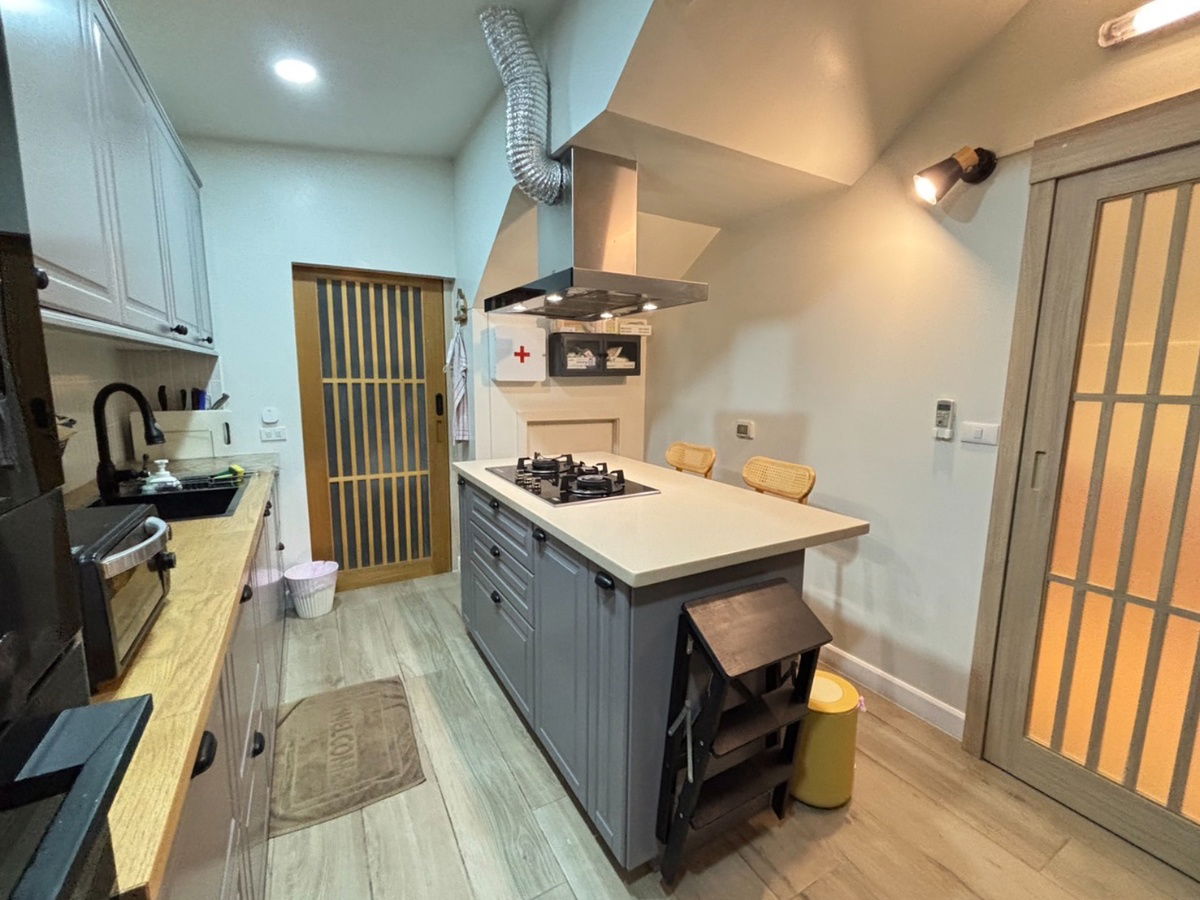 รูป H 904 ให้เช่า บ้านเดี่ยว 2 ชั้น ม.Pimnara Srinakarin - Bangna บ้านสวย สไตล์ญี่ปุ่น Fully furnished ราคา 98,000 บาท - รูปที่ 9/24