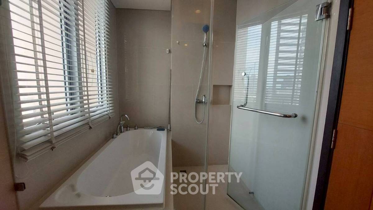 picture 2-BR Condo at Villa Sathorn near BTS Krung Thon Buri (ID 512530) - 10/18