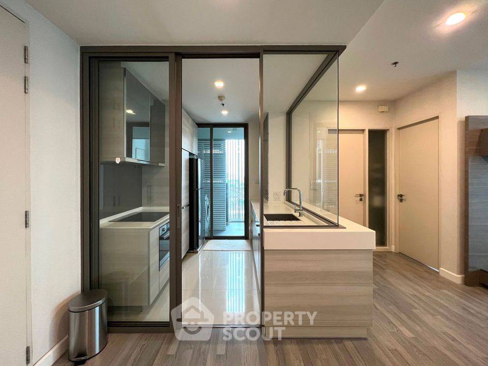 picture 2-BR Condo at The Room Bts Wongwianyai near BTS Wongwian Yai (ID 1748462) - 4/15