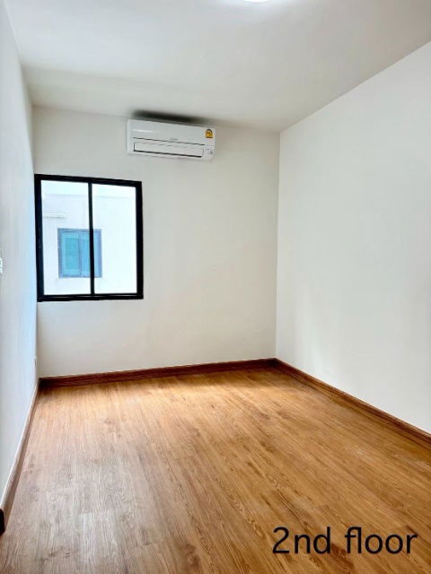 picture WS2717 🏡 Townhome for rent, 4 floors - Areeya Mandarina Sukhumvit 77, corner unit, shady atmosphere, only 50,000 baht/month. - 9/17