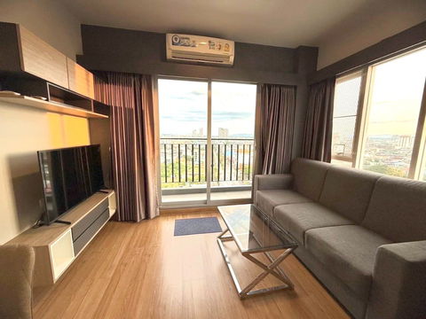 For rent: Plus 30 meters, 15th floor, pool view, corner unit, south-facing, 34.65 sq m., 