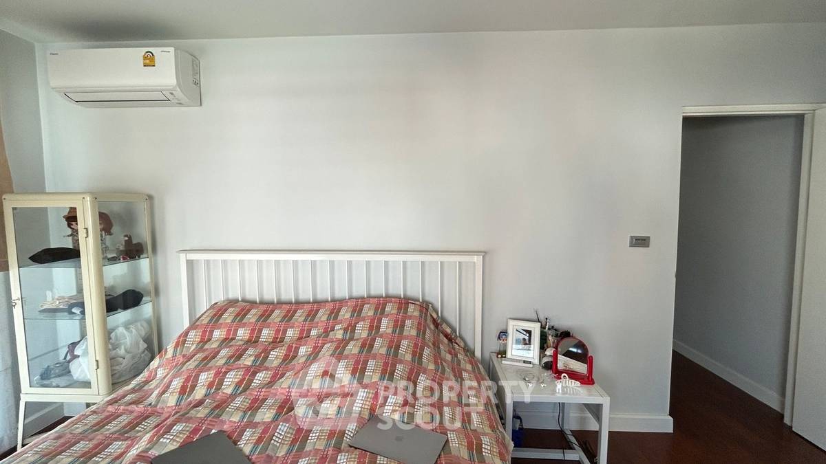 picture 2-BR Condo at Baan Siri Silom near BTS Surasak (ID 2053110) - 2/7