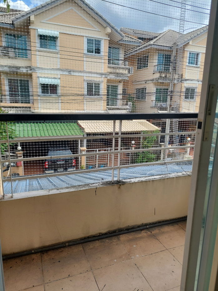 รูป ขายถูกบ้านแฝด 3 ชั้น อิ่มอัมพร ปิ่นเกล้า ทวีวัฒนา ถนนเลียบคลองทวีวัฒนา 4 ห้องนอน 5 ห้องน้ำ รีโนเวทใหม่ พร้อมอยู่ เดินทางสะดวก  - รูปที่ 15/32