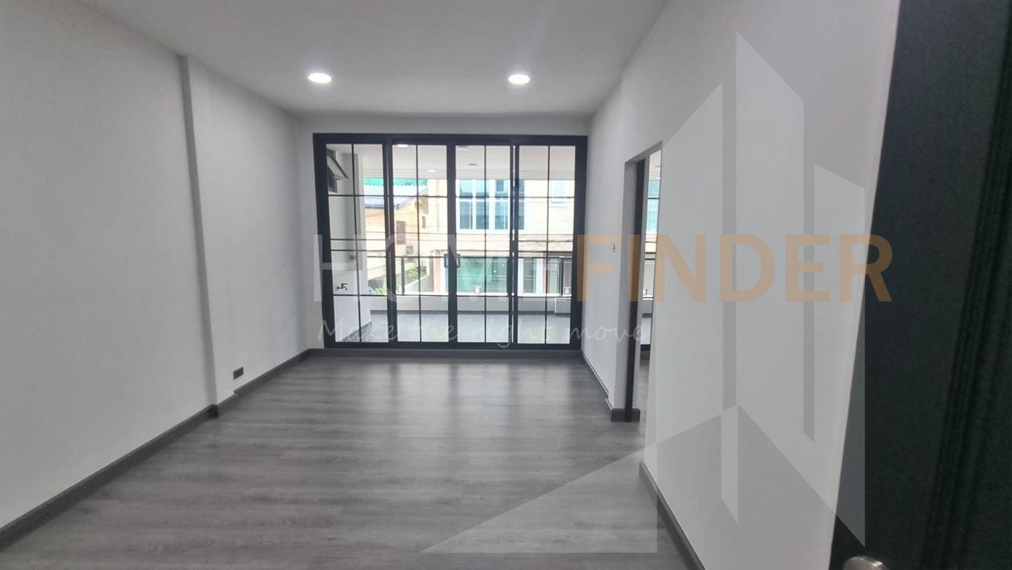 รูป Townhouse in Sukhumvit 26 6 bedrooms, for rent - รูปที่ 5/7