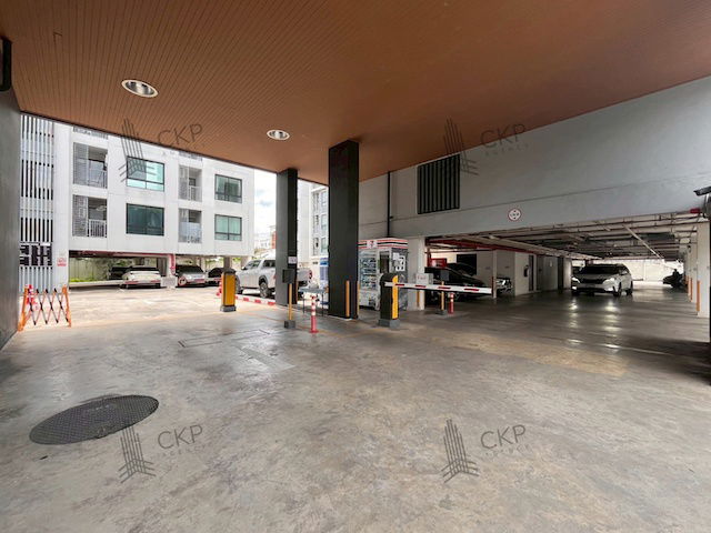 picture Condo The Niche Mono Bangna with tenant, selling below appraised price, room size 29.98 sq m, swimming pool view, fully furnished. - 3/11