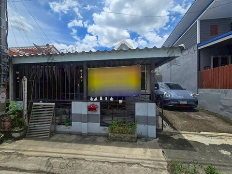 Single-storey detached house with roof terrace and private parking, sold as is, convenient transportation, Lat Krabang area.