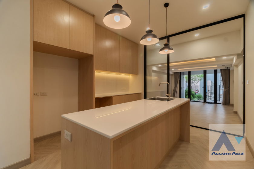 picture 🔼🔽 AccomA 📩 Pet friendly 3 BR House in  Lumphini (AA41427) - 9/20