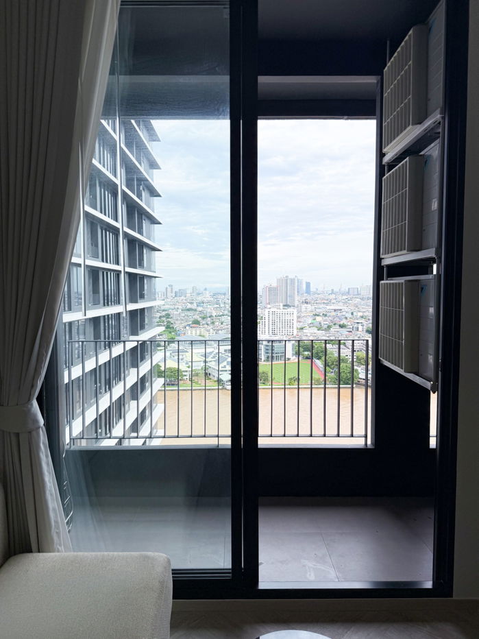 picture 2-bedroom riverside condo, Chapter Charoennakhon - Riverside - 6/22