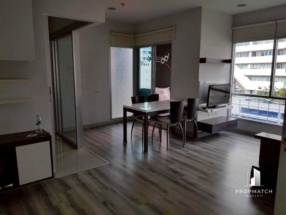 รูป ✨Flash Deal ✨Centric Sathorn - Saint Louis ( 2Bed 2Bath 59 SQM.) แต่งครบพร้อมอยู่ !! เพียง 35,000 บาทต่อเดือน Tel.0981315848 @propmatch - รูปที่ 1/9