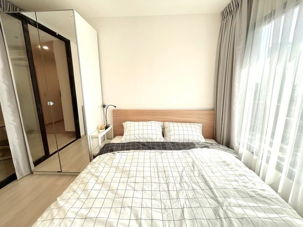 picture Big room with very nice and cozy decorated close to mrt  - 7/9