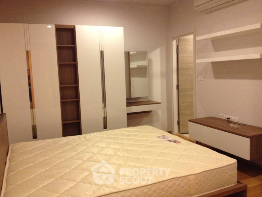 picture 2-BR Condo at Hive Taksin near BTS Wongwian Yai (ID 1607644) - 5/12