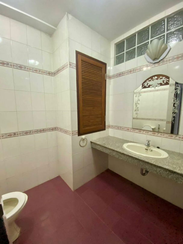 รูป ให้เช่า พื้นที่สำนักงาน อาคารชินโรจน์ ชั้น 6  เนื้อที่ 300 ตร.ม. ห้องผู้บริหาร 3 ห้อง ห้องประชุม 1 ห้อง ห้องน้ำ 4 ห้อง  ค่าเช่า 75 ,000 บาท*/เดือน - รูปที่ 11/14