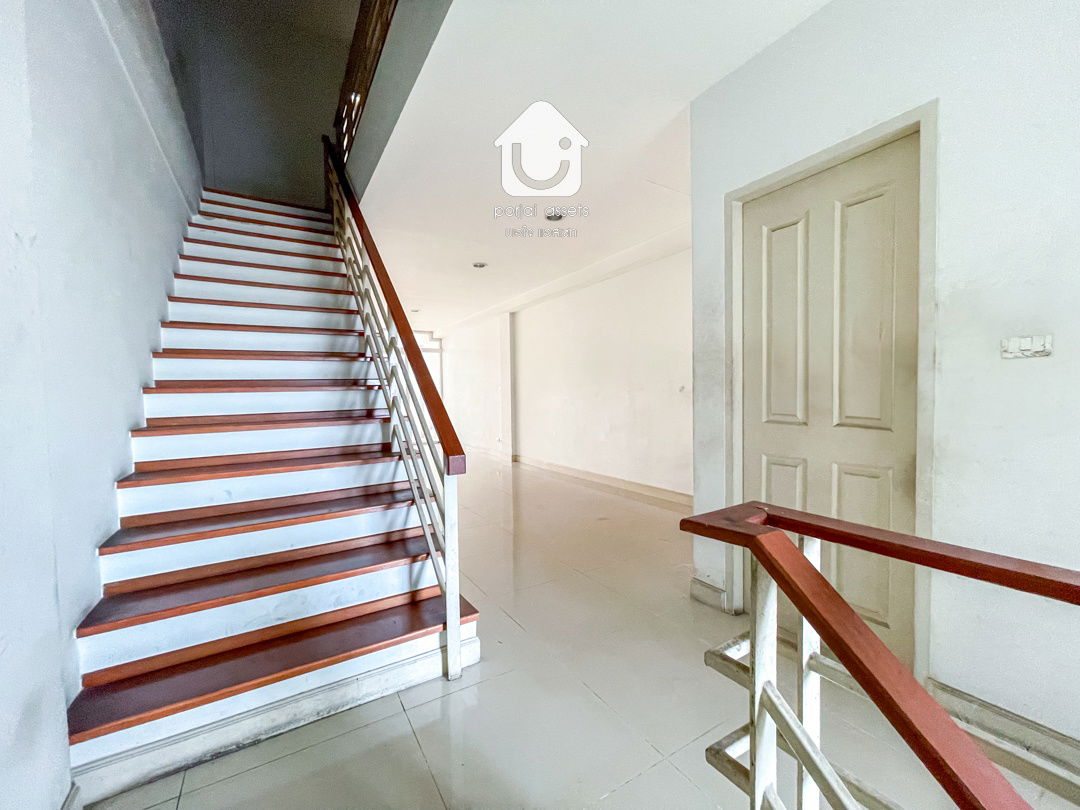 picture 3.5 Storey-Business Home for sale, Trio Romklao  - 16/37