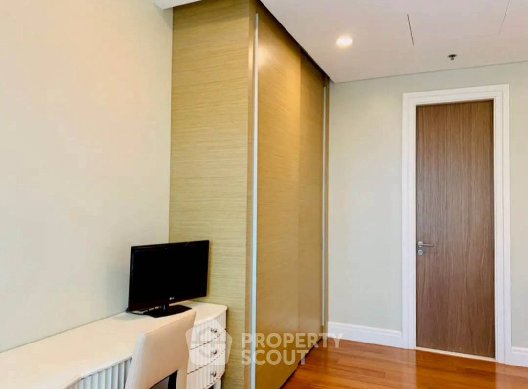 picture 1-BR Condo at Bright Sukhumvit 24 Condominium near BTS Phrom Phong (ID 2279637) - 8/11