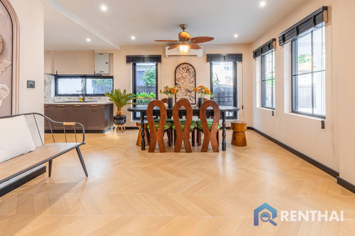 รูป บ้านพูลวิลล่าสุดหรูสไตล์โมเดิร์น-คลาสสิก ใกล้หาดจอมเทียน - รูปที่ 11/20