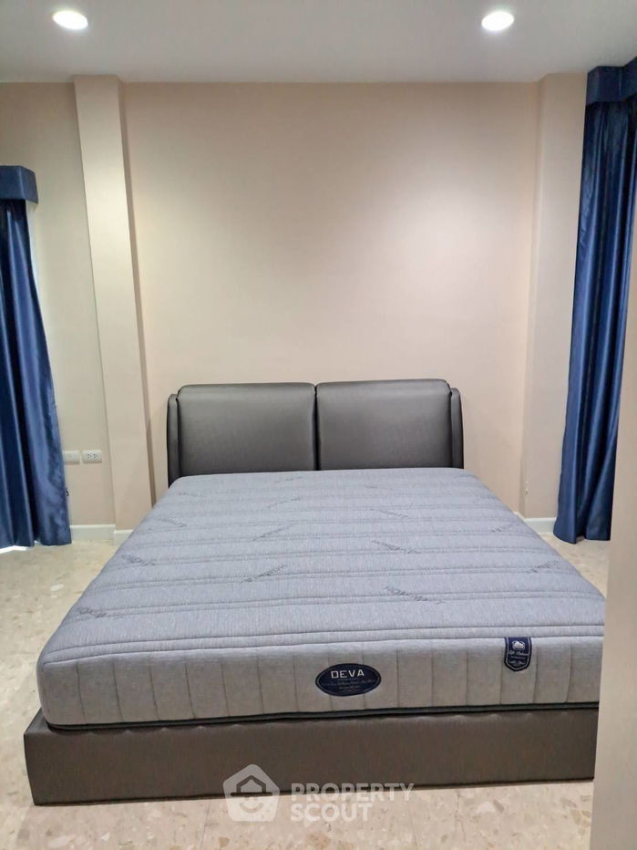 รูป บ้าน 4-ห้องนอน ที่ แกรนด์ บางกอก บูเลอวาร์ด พระราม 9-ศรีนครินทร์ ใกล้ กรุงเทพกรีฑา (ID 2280509) - รูปที่ 24/28