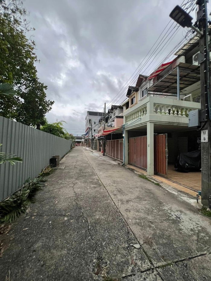 รูป ขาย 1 ห้อง ที่ : ทาวน์โฮม 3 ชั้น ทำเลสุดฮอต ใกล้ BTS อุดมสุขเพียง 350 เมตร   - รูปที่ 2/4