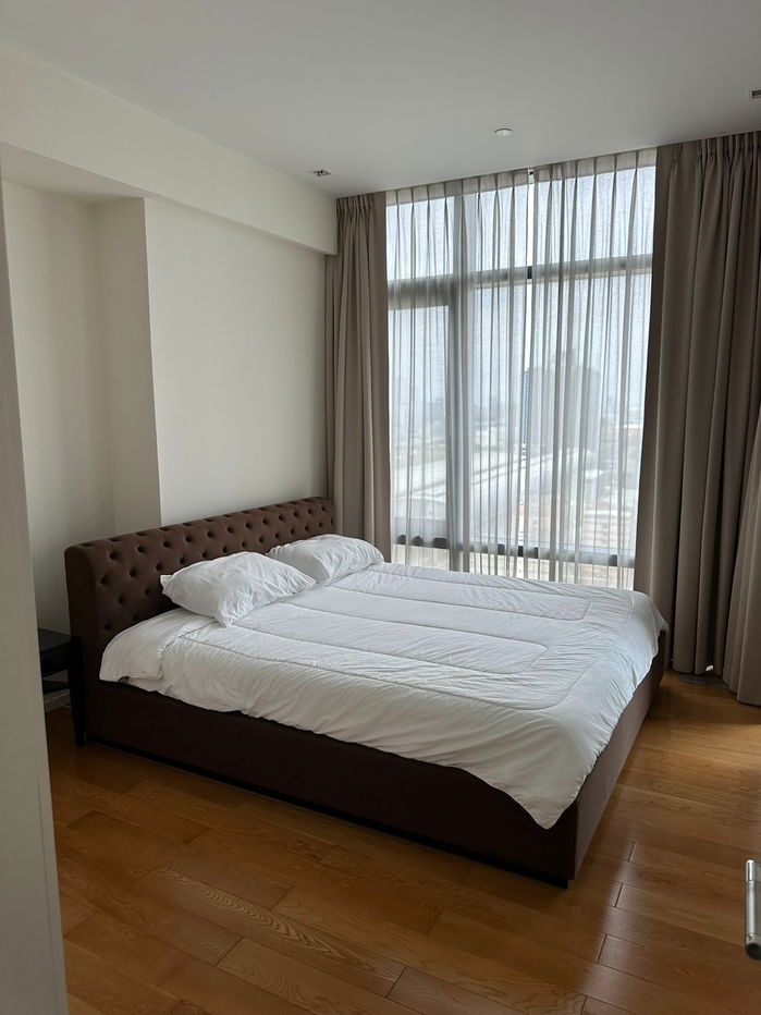 picture ***Condo For rent at Circle Living Prototype*** - 1/12