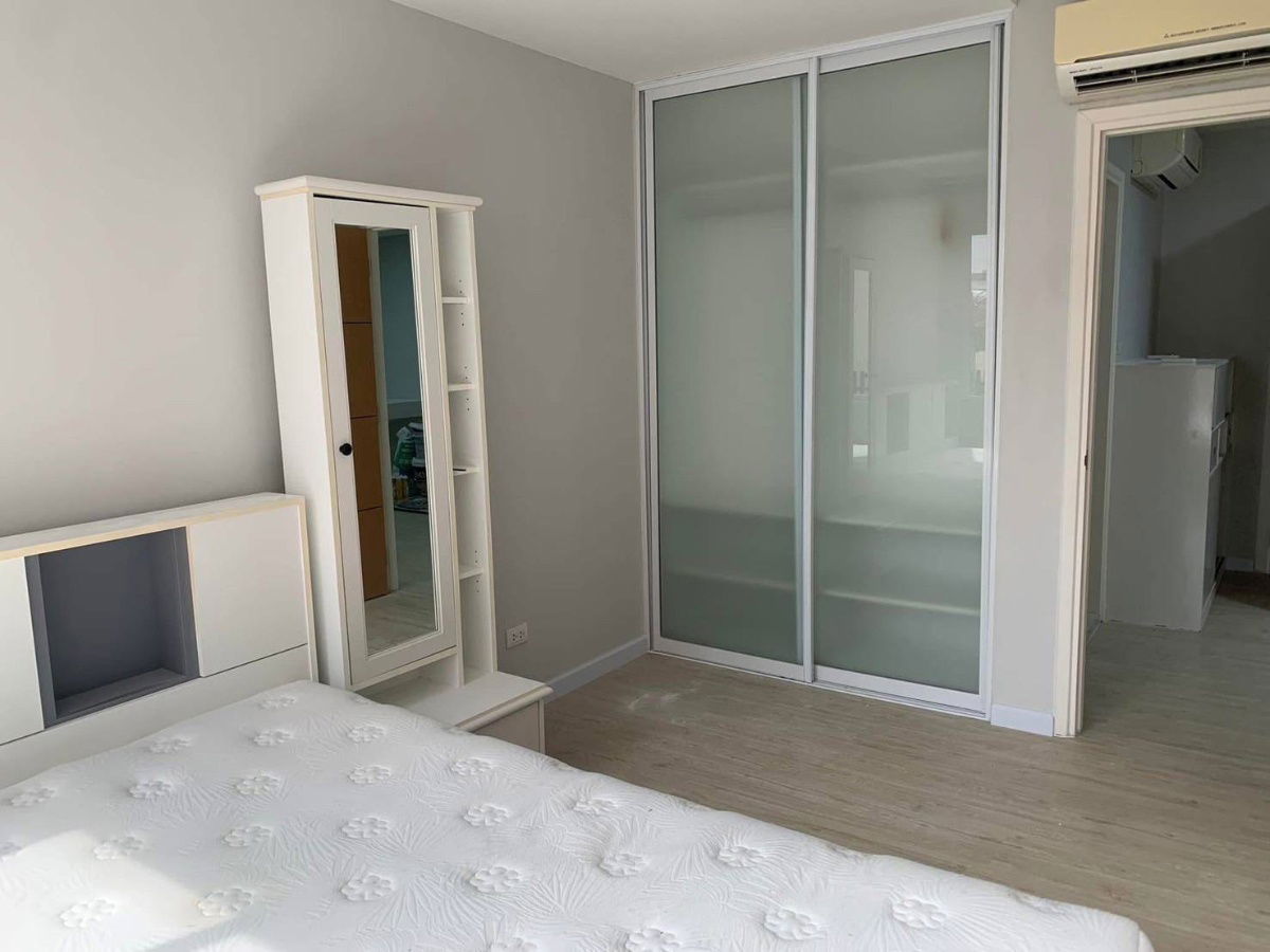 picture 📣 Ratchada 19 Condo for rent, 2 bedrooms, 1 bathroom, near MRT Ratchada and MRT Lat Phrao, only 700 meters, 8-minute walk,refrigerator, microwave, TV - 3/10