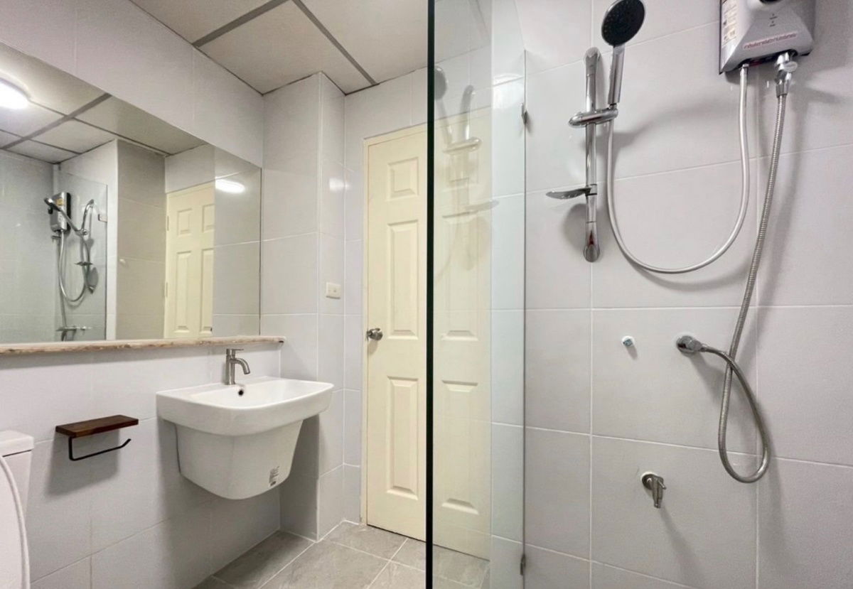 picture For rent: The Parkland Bangna, corner room, beautiful, cheap, ready to move in, near MRT Sri Eiam. Interested? Add Line: @841qqlnr - 5/14