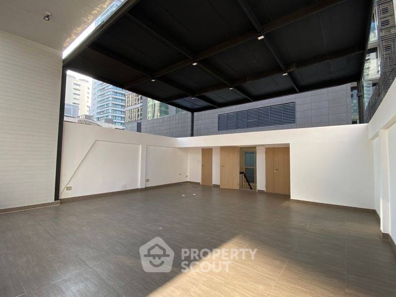 รูป ทาวน์เฮาท์ 3-ห้องนอน ใกล้ BTS นานา (ID 2280290) - รูปที่ 31/35