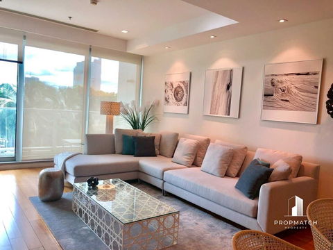 ✨Flash Deal ✨The River Condominium ( 2Bed 1Bath 132 SQM.) แต่งครบพร้อมอยู่ !! เพียง 100,000 บาทต่อเดือน Tel.0981315848 @propmatch
