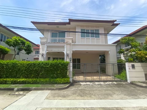 ขายบ้านเดี่ยว หมู่บ้านเซนโทร รัตนาธิเบศ์ (วัดสวนแก้ว) ราคาถูกมาก ราคาต่ำกว่าประเมิน