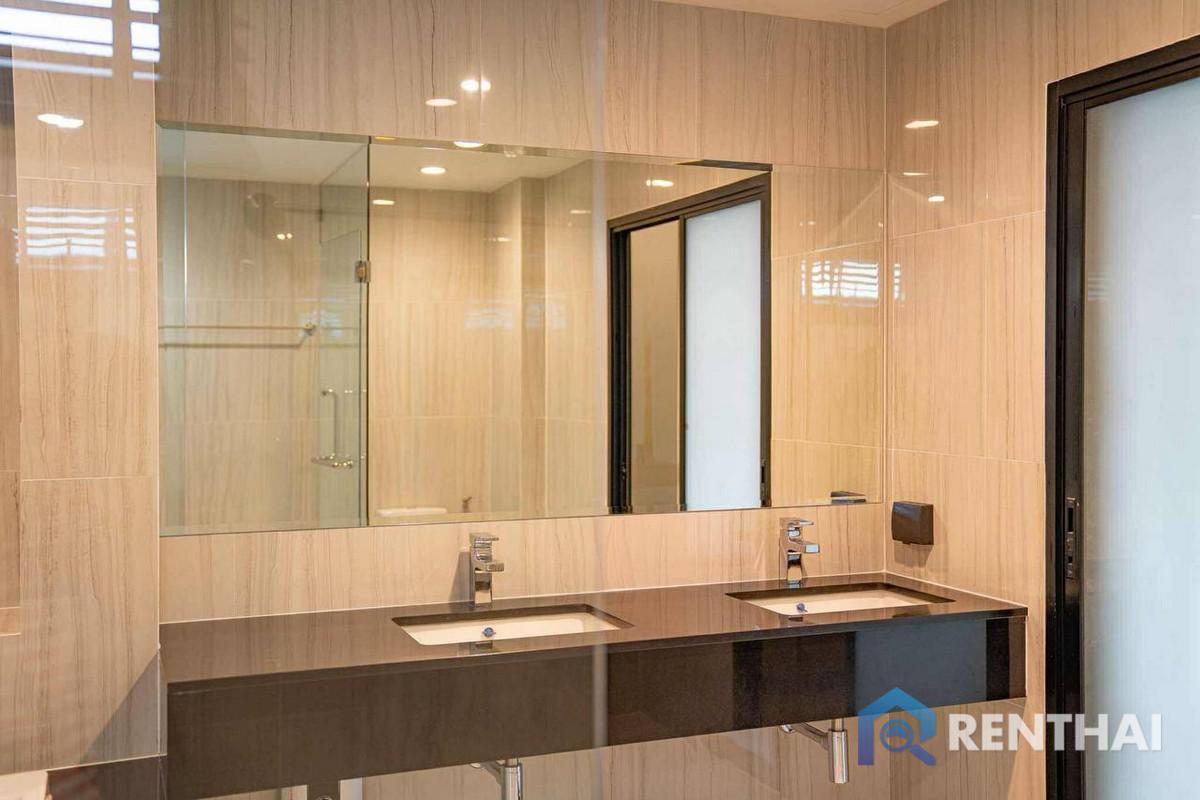 รูป ขายบ้านเดี่ยวหลังมุม สภาพใหม่ ทำเลพรีเมียม - รูปที่ 12/25