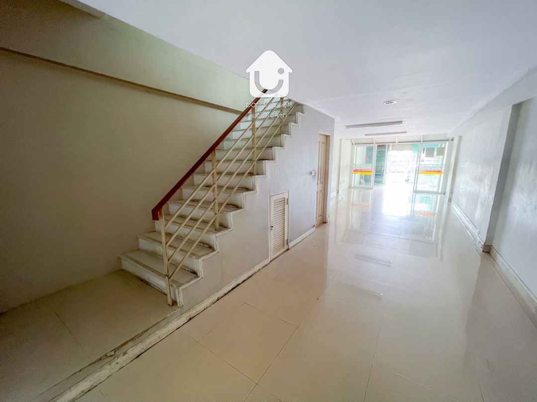 picture 3.5 Storey-Business Home for sale, Trio Romklao  - 8/37