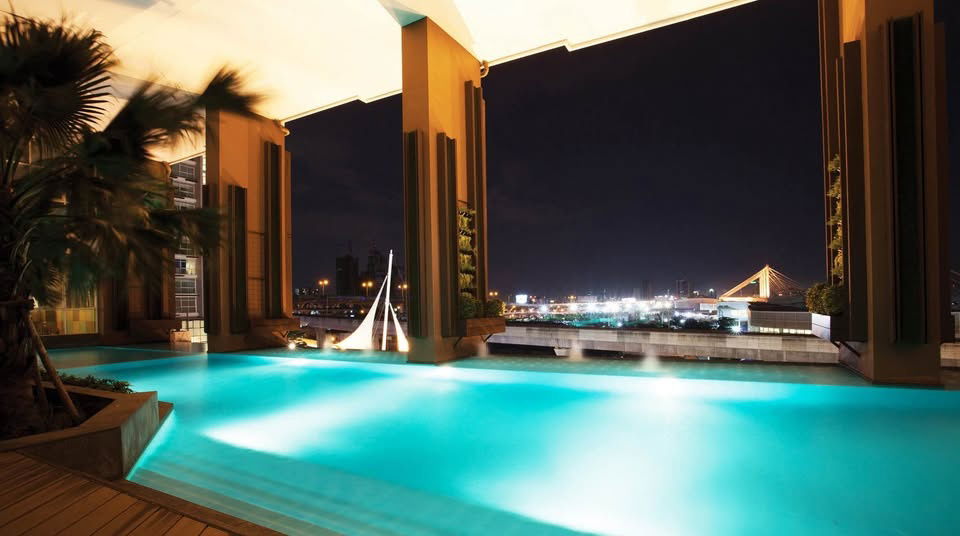 picture For sale: The Coast Condo, Building A, corner room, condo next to the expressway, has a Sky Walk. - 7/7