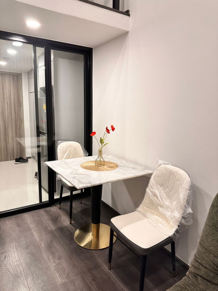 รูป 📱 LINE: @MUUHOUSE465 📞 084-247-9263🏢 Knightsbridge Phaholyothin Interchange พหลโยธิน 27 | 🛏 38 ตร.ม.  | 🏫 ม.เกษตรศาสตร์ เฟอร์ใหม่กริบ |  - รูปที่ 2/8