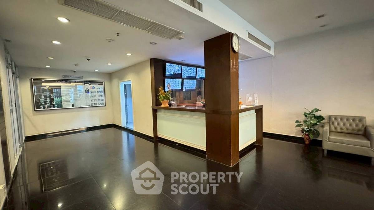 picture 2-BR Condo at Grand Park View Asoke near MRT Sukhumvit (ID 2280610) - 19/23