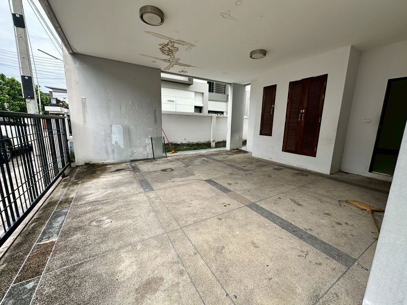 รูป บ้านเดี่ยวมือสอง ใกล้ห้างเจปาร์ค หมู่บ้านเดอะคอมพลีท ศรีราชา ชลบุรี  - รูปที่ 4/20