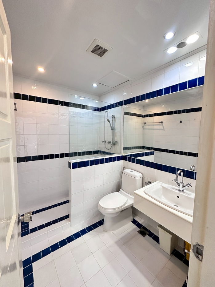 picture Condo for rent: (inner Bangkok view), 57 sq m, 1 bedroom, 1 bathroom, near MRT - 30/32