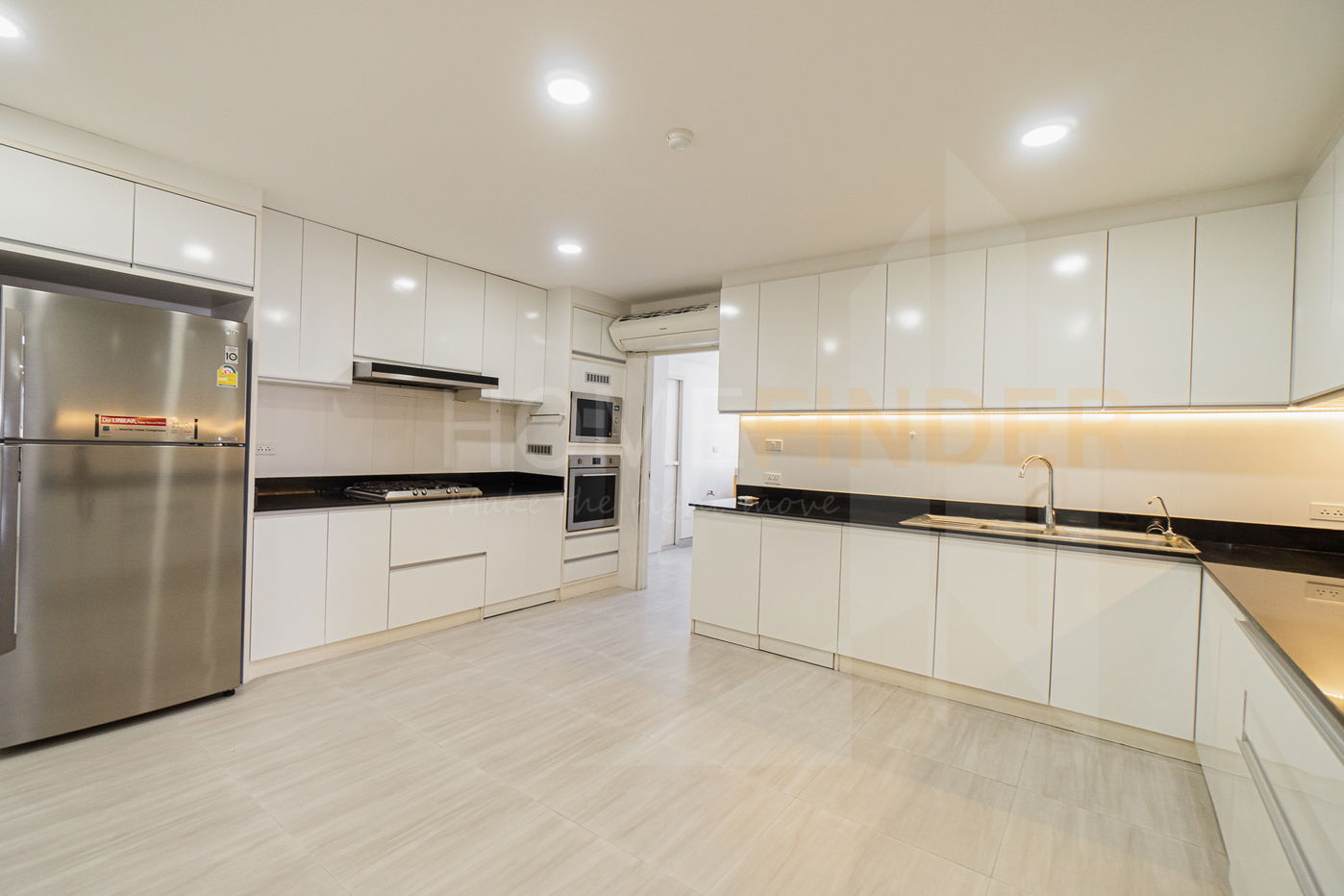 รูป Oriental Towers 3 bedrooms, for sale - รูปที่ 4/10