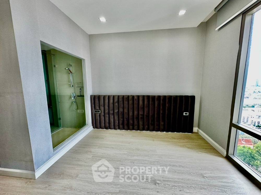 picture 2-BR Condo at Star View close to Phra Ram 3 (ID 2027386) - 10/16