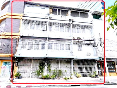 เช่ากิจการ ฟอร์จูนทาวน์ : สุขุมวิท38-48 ทองหล่อ BTSเอกมัย 349ม. 7-Eleven130ม. ให้เช่าอาคาร 3คูหา 4ชั้น Hostel 18ห้อง 802ตรม. รพ. สมิติเวช สุขุมวิท 600 ม.