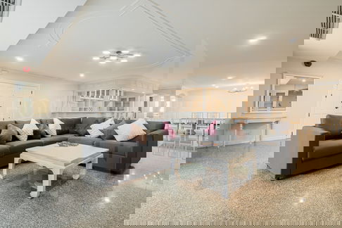Oriental Towers 4 bedrooms, for sale