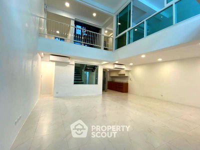 เช่าทาวน์โฮม กรุงเทพมหานคร : ทาวน์เฮาท์ 3-ห้องนอน ใกล้ BTS นานา (ID 2280290)