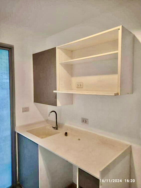 picture Urgent Sale! Poolside unit with direct access — just open your back door and step into the pool - 6/9