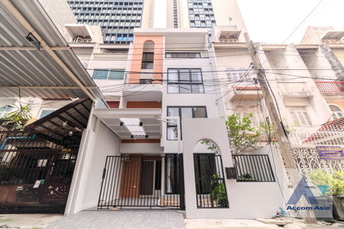 🔼🔽 AccomA 📩 Pet friendly 3 BR House in  Lumphini (AA41427)