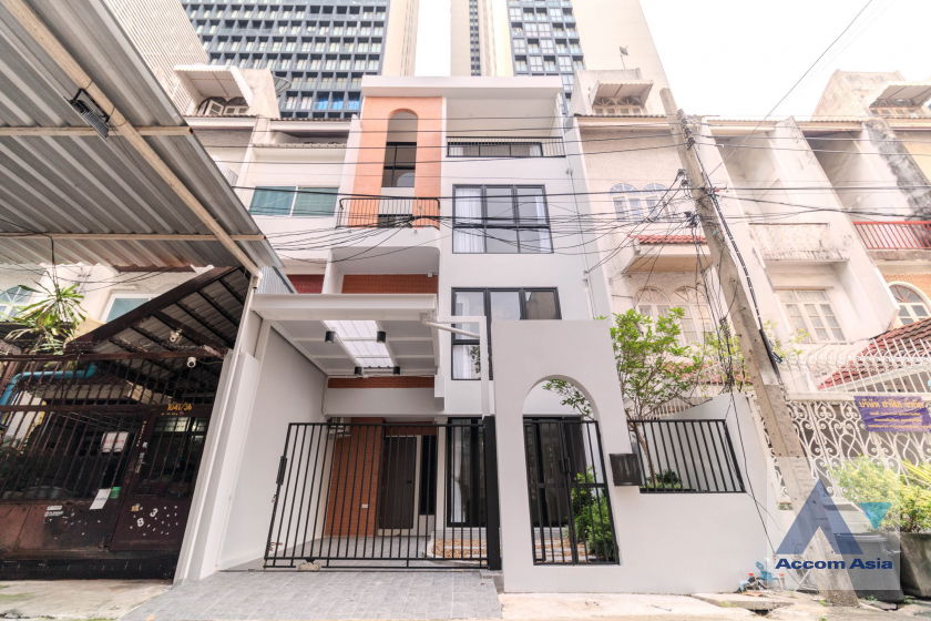 picture 🔼🔽 AccomA 📩 Pet friendly 3 BR House in  Lumphini (AA41427) - 1/20