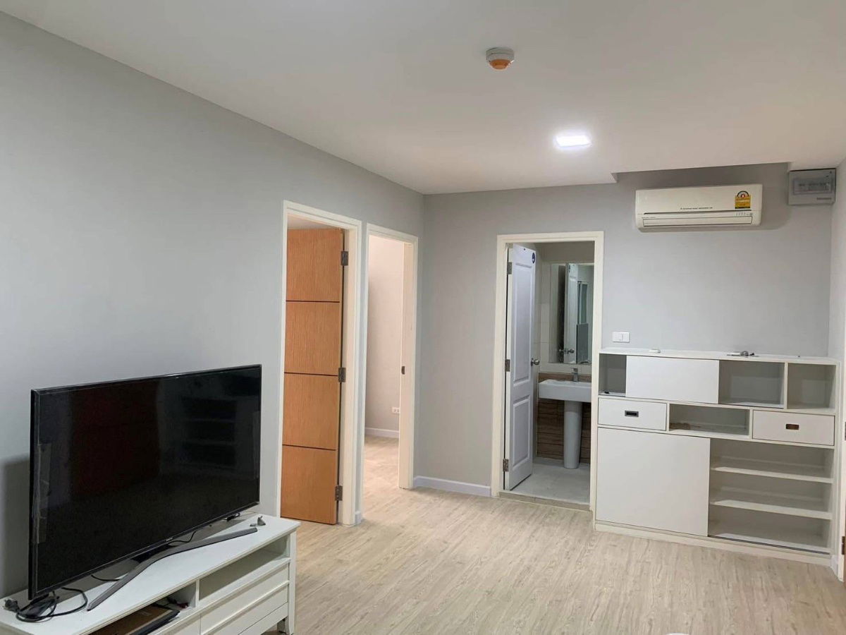 picture 📣 Ratchada 19 Condo for rent, 2 bedrooms, 1 bathroom, near MRT Ratchada and MRT Lat Phrao, only 700 meters, 8-minute walk,refrigerator, microwave, TV - 6/10