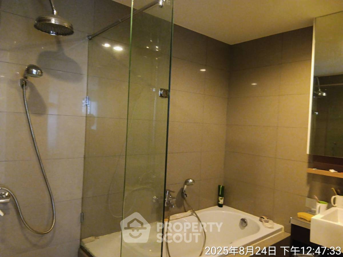 รูป คอนโด 2-ห้องนอน ที่ 15 สุขุมวิท เรสซิเด็นท์ ใกล้ BTS นานา (ID 1471820) - รูปที่ 12/13