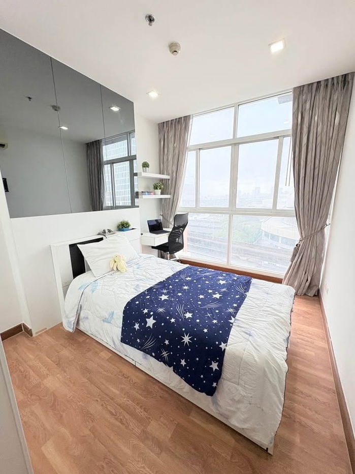 picture For sale: The Coast Condo, Building A, corner room, condo next to the expressway, has a Sky Walk. - 3/7