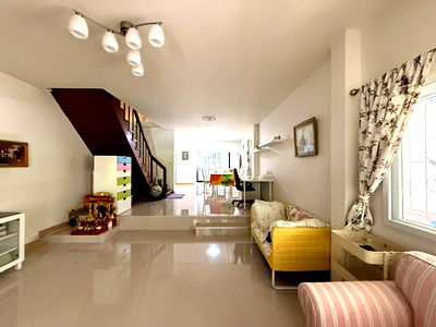 ขายทาวน์โฮม : ขายด่วนนน เฟิสท์โฮม วัชรพล พร้อมอยู่ ราคาดี