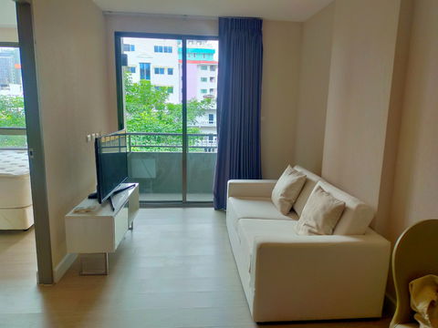 ให้เช่า 1 ห้องนอน Metro Luxeรัชดา 