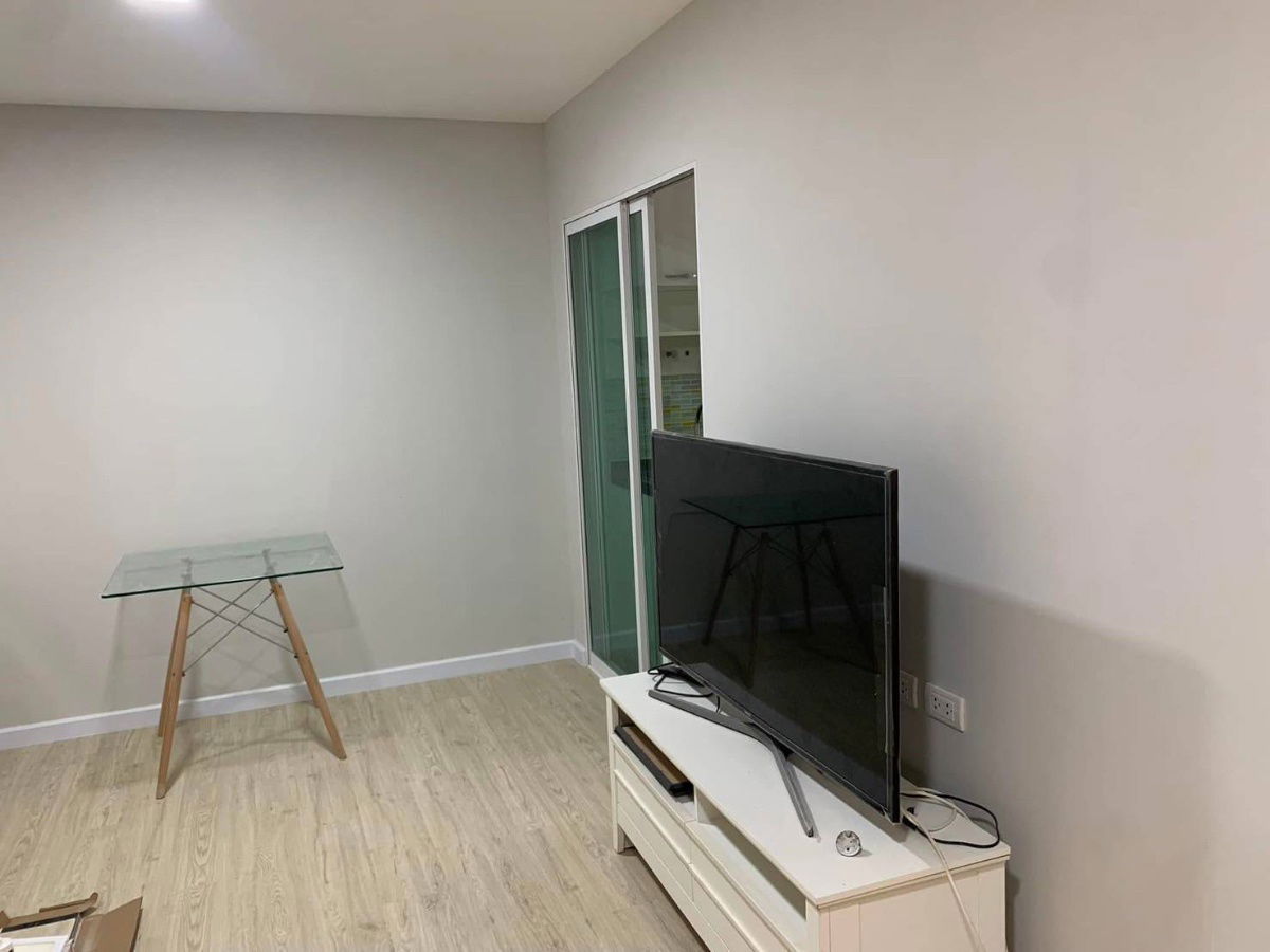 picture 📣 Ratchada 19 Condo for rent, 2 bedrooms, 1 bathroom, near MRT Ratchada and MRT Lat Phrao, only 700 meters, 8-minute walk,refrigerator, microwave, TV - 7/10